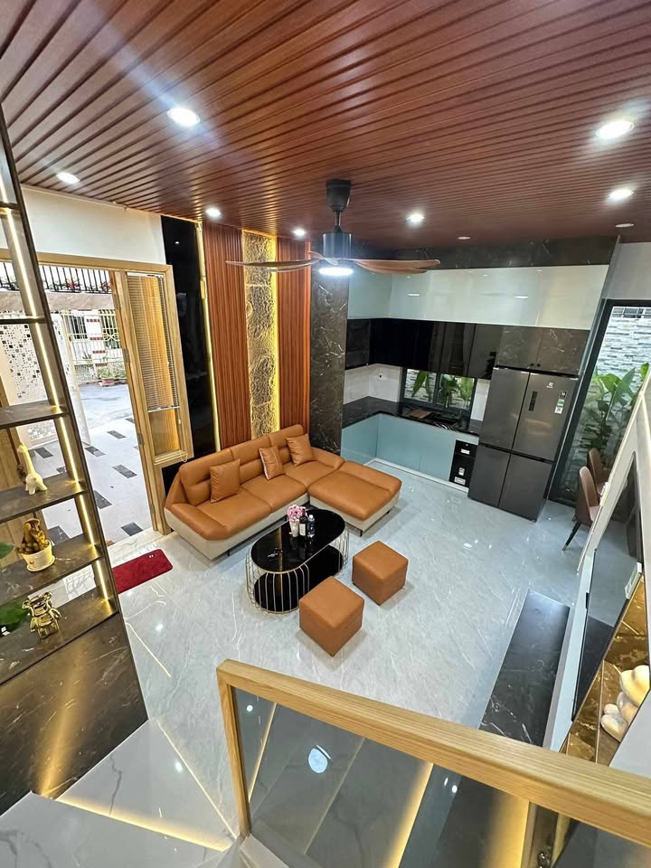 Nhà 3 tầng 104 Dũng Sĩ Thanh Khê Đà Nẵng 57m² giá 5.75 tỷ - Tiện nghi đầy đủ, ô tô vào tận nhà!