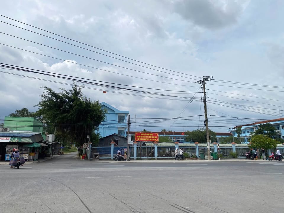 Đất thổ vườn 1.348m² mặt tiền lộ ô tô tại Chợ Song Phú - Giá chỉ 780 triệu!