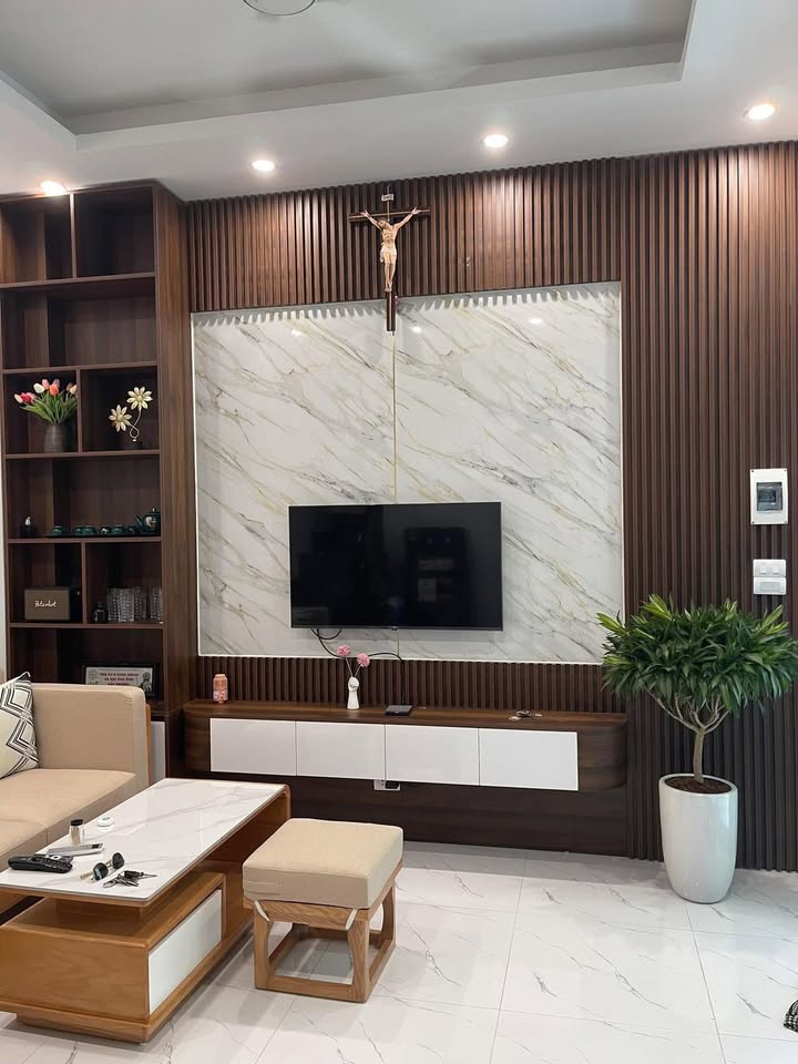 Nhà cho thuê ngõ 162 Đông Thiên, Vĩnh Hưng 25m² giá 9.5 triệu - Nội thất đầy đủ, hiện đại!