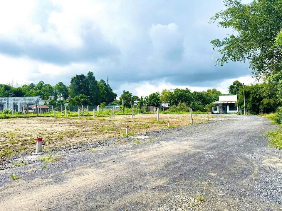 Đất nền chính chủ Phước Vĩnh An Củ Chi 180m² - Sổ đỏ, giá chỉ 1 tỷ!