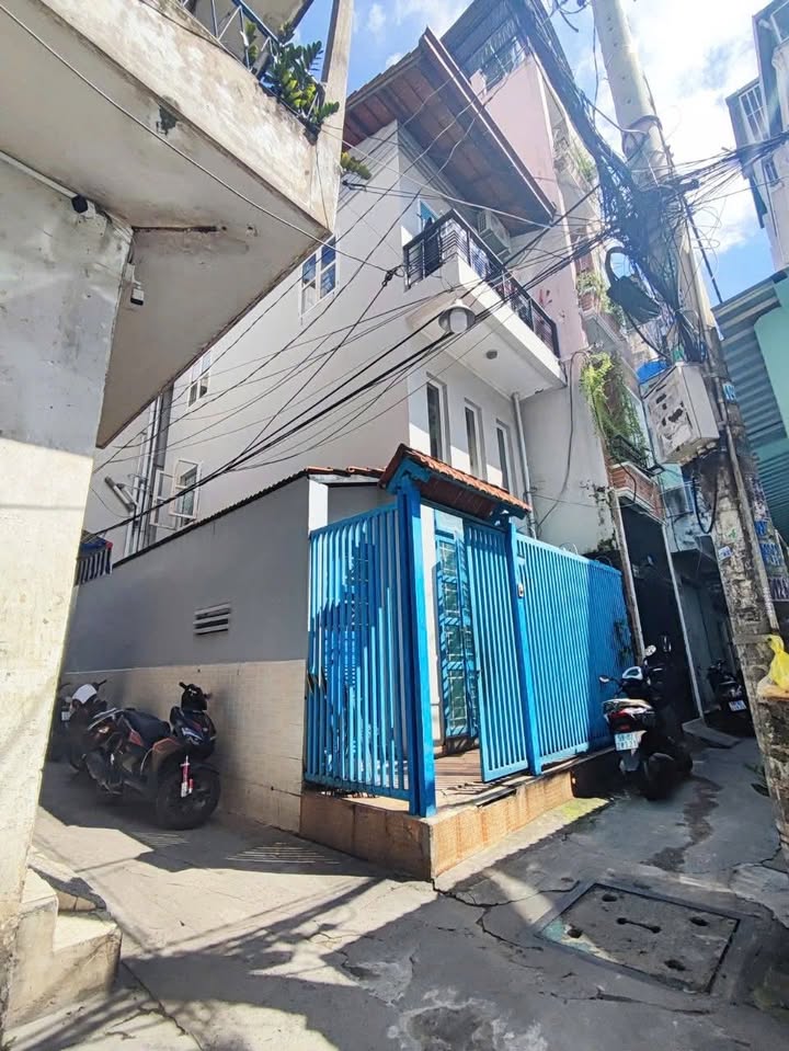 Nhà quận 10, mặt tiền đường Nguyễn Tiểu La, 38m² chỉ 5.55 tỷ - Sổ đẹp, công chứng ngay!