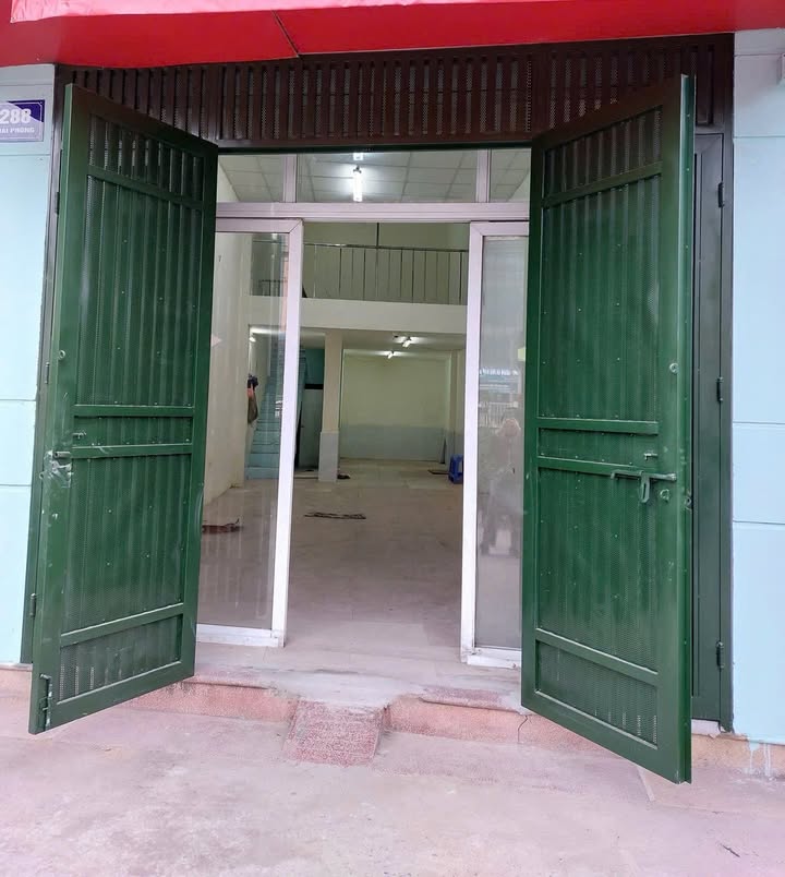 Mặt bằng kinh doanh cho thuê tại Ngõ 100 Đội Cấn, Ba Đình - Diện tích 80m², giá 30 triệu/tháng!