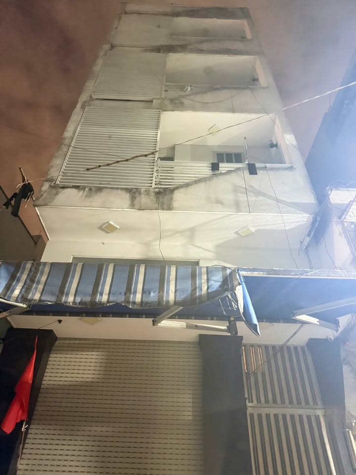 Bán FrontHouse Lý Thái Tổ, Q10 - Diện tích 90m², Vị trí Kinh doanh đắc địa!