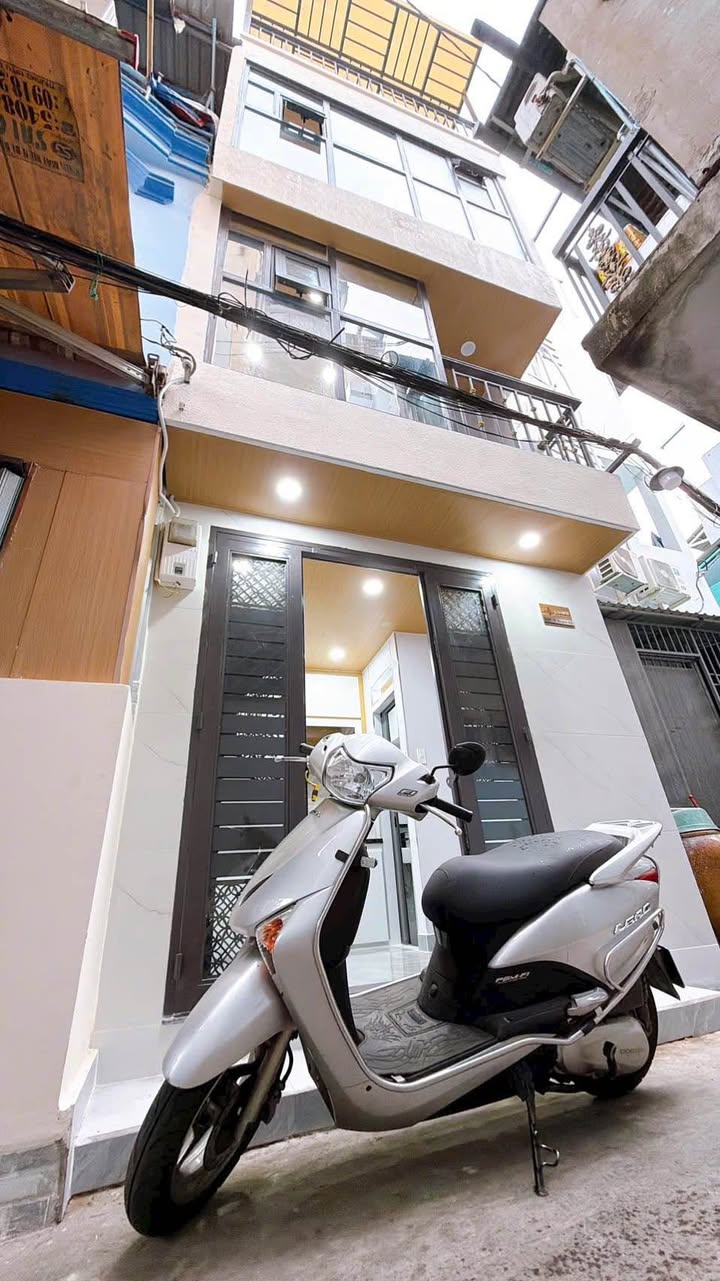 Nhà mới 100% tại Đoàn Văn Bơ, Quận 4 - Giá chỉ 1.989 tỷ - Tặng nội thất cao cấp!