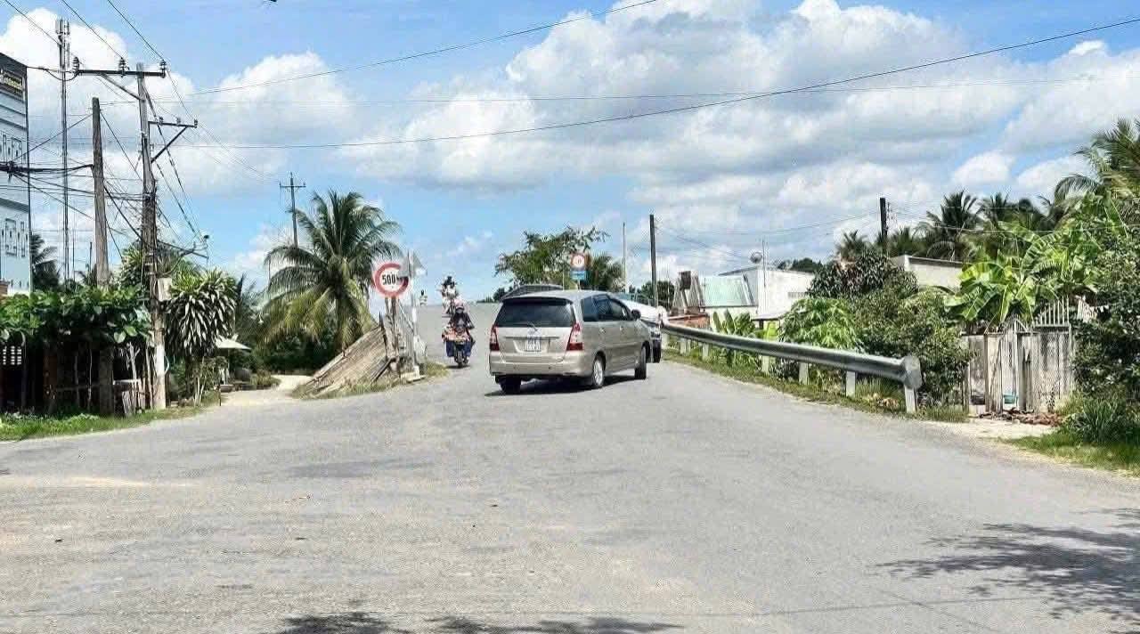 Đất nền Trung An, Vũng Liêm 180m² giá 195 triệu - Sổ đỏ chính chủ, vị trí đẹp!