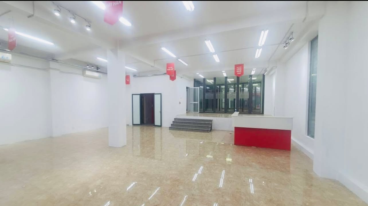 Cho thuê lô góc 2.5 tầng Hoàng Thị Loan, Liên Chiểu, Đà Nẵng - Giá chỉ 40 triệu/tháng!