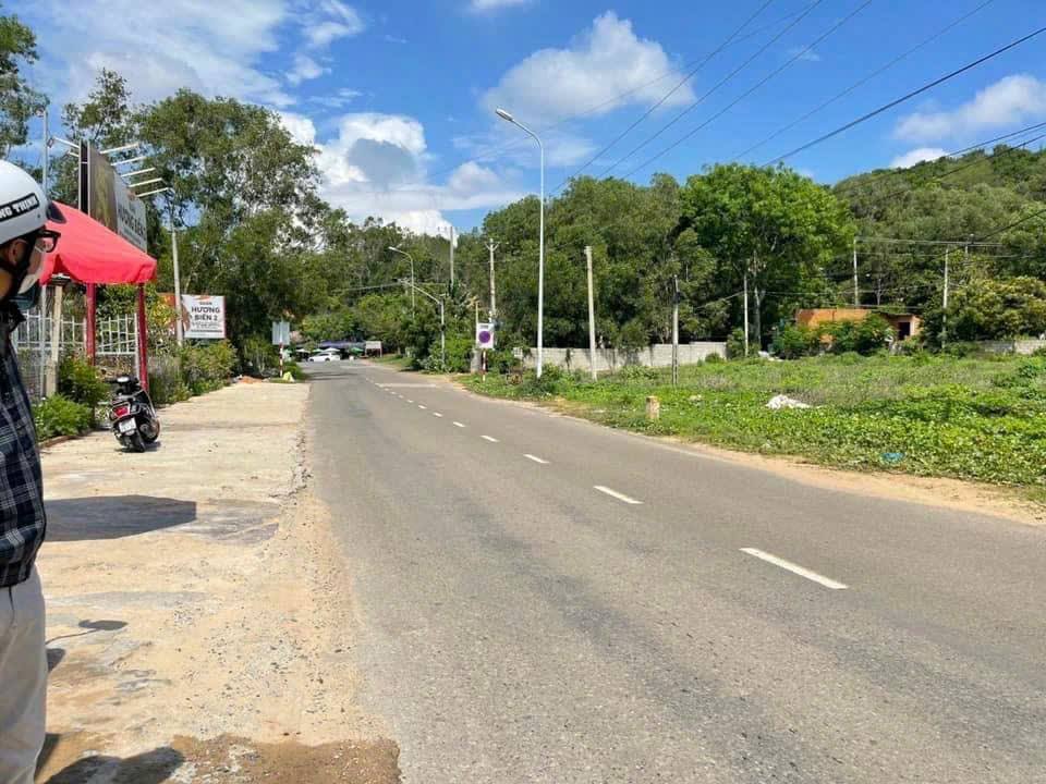 Đất mặt tiền Lạc Long Quân, Tiến Thành 2000m² - Cơ hội đầu tư tuyệt vời!