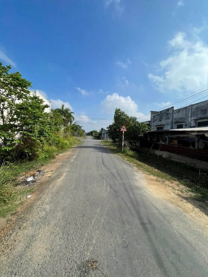 Nhà mới 100% hẻm 42 Trần Phú, 188m² chỉ 1.57 tỷ - Thiết kế đẹp, thoáng mát!