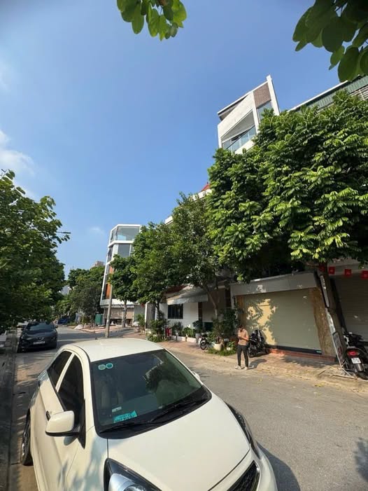 Nhà mặt ngõ Đức Giang 40m² giá 11 tỷ - Kinh doanh thuận lợi, ôtô tránh đỗ!