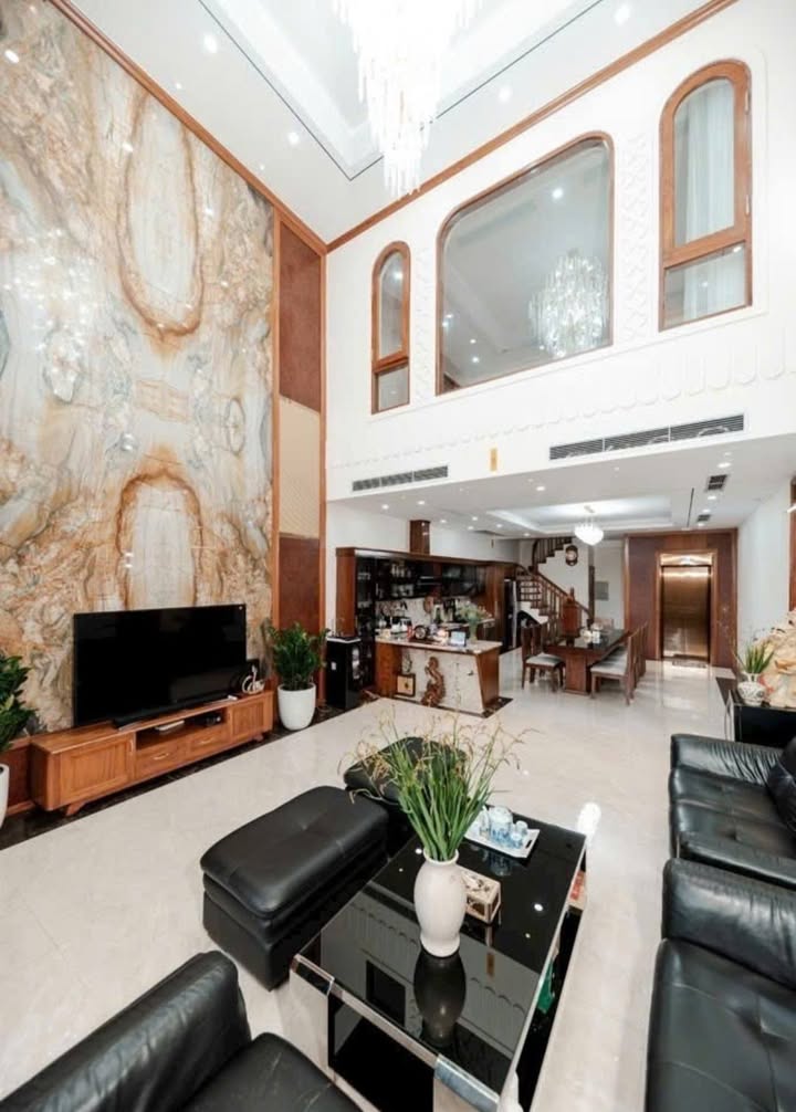 Nhà phố Bồ Đề, Long Biên 100m² giá 35.5 tỷ - View hồ đẹp mê ly!