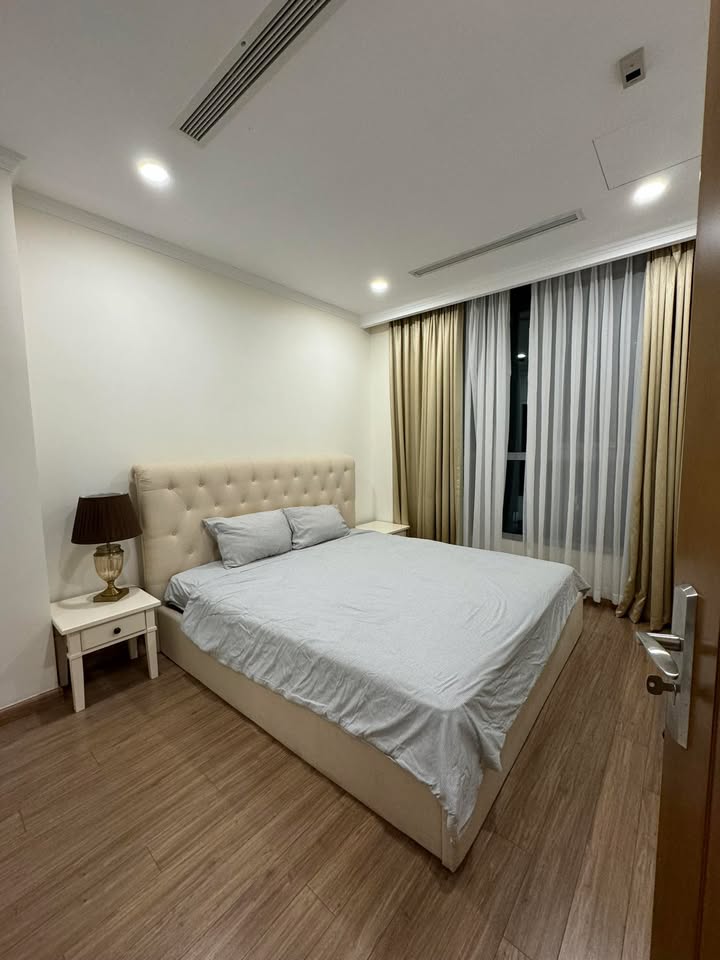 Căn hộ 1PN Vinhomes Central Park Bình Thạnh giá 18 triệu - Bồn tắm sang trọng!