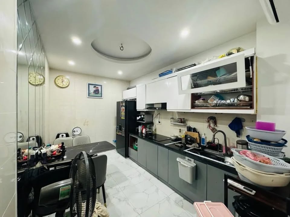 Nhà phố Minh Khai 36m² giá 6.9 tỷ - Ở ngay, ngõ thông thoáng!