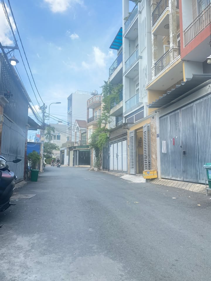 Lô Đất Thủ Đức 98m² giá 6.1 tỷ - Sổ Hồng riêng, vị trí đắc địa!