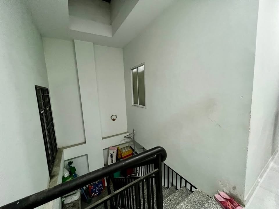 Nhà KDC Hồng Long, Thủ Đức 107m² giá 8 tỷ - Sẵn sàng vào ở ngay!