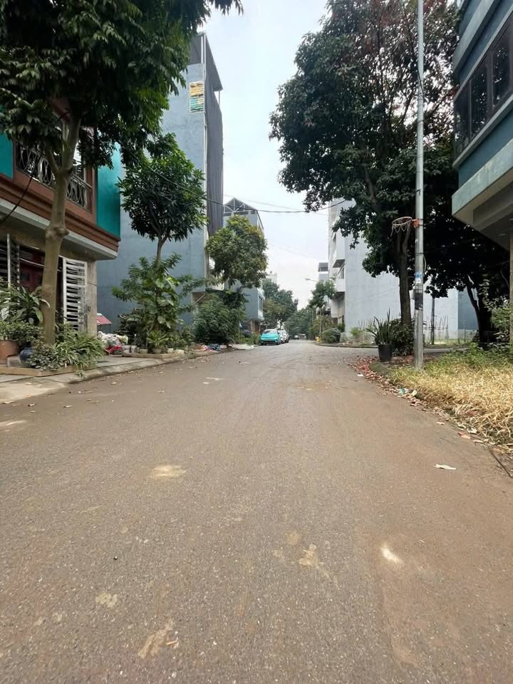 Đất dịch vụ Yên Nghĩa 50m² giá 11 tỷ - Mặt tiền đẹp, kinh doanh thuận lợi!