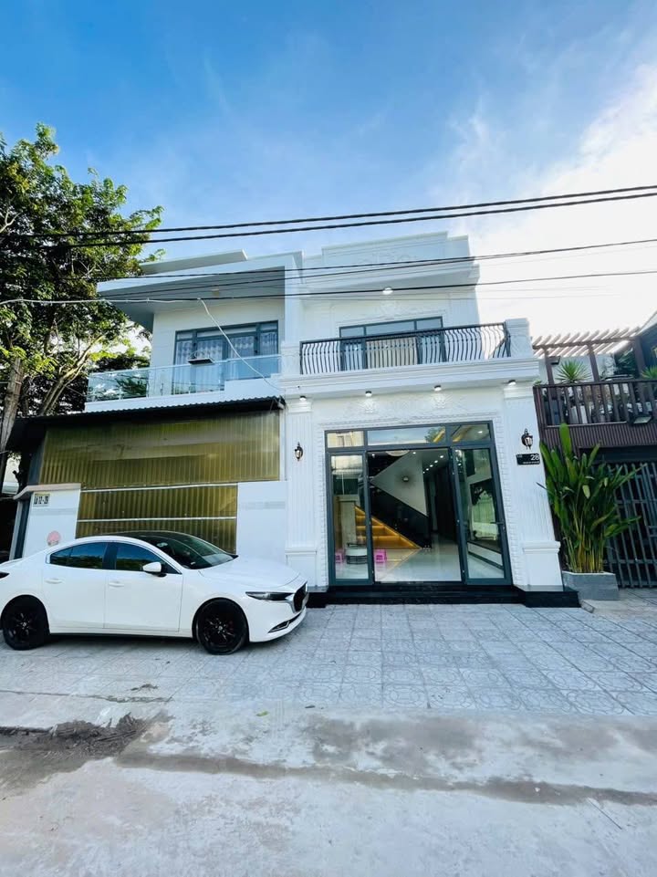 Nhà mặt tiền Đoàn Khuê Rạch Giá 79.5m² giá 3.09 tỷ - Hướng Đông Bắc, nội thất cao cấp!