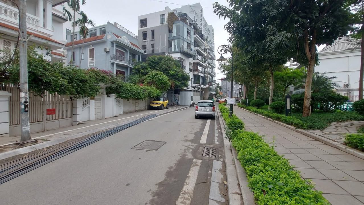 Nhà phố Từ Hoa, Tây Hồ 77m² giá 34.5 tỷ - Thiết kế hiện đại, sẵn sàng ở ngay!