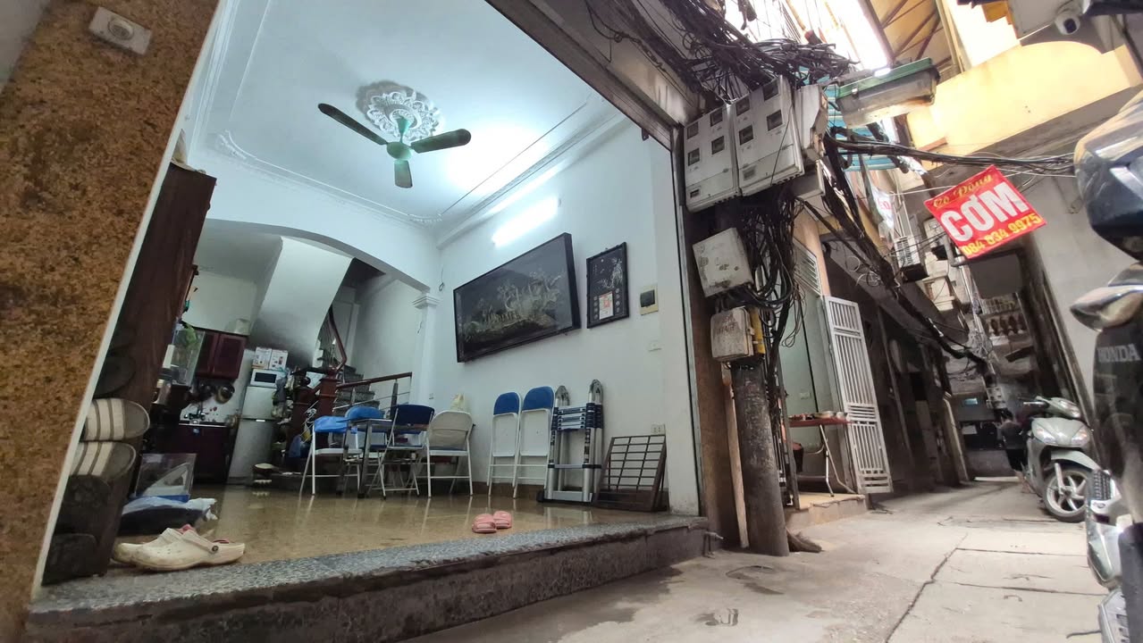 Nhà bán chính chủ ngõ Mai Hương, Bạch Mai 50m² giá 14.3 tỷ - Cơ hội hiếm có!