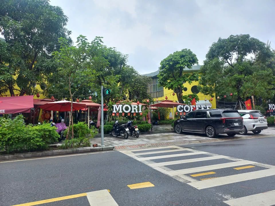 Nhà phố LK Văn Phú Hà Đông 102m² giá 24 tỷ - Kinh doanh sầm uất