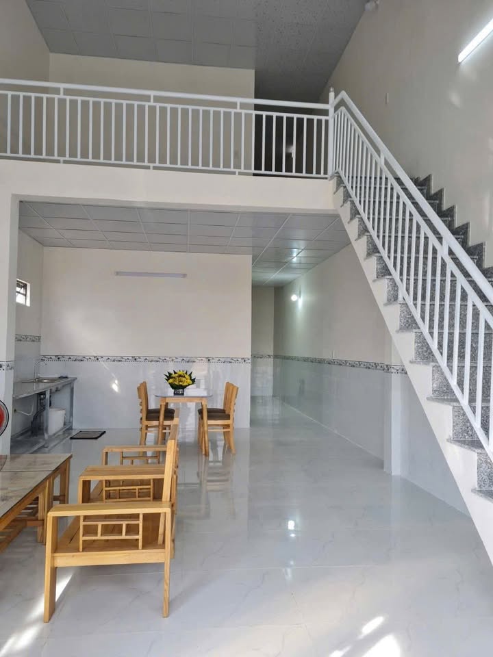 Nhà cho thuê khu đô thị Cát Tường Đồng Xoài giá chỉ 5 triệu/tháng - Nội thất đầy đủ, nhà mới đẹp!