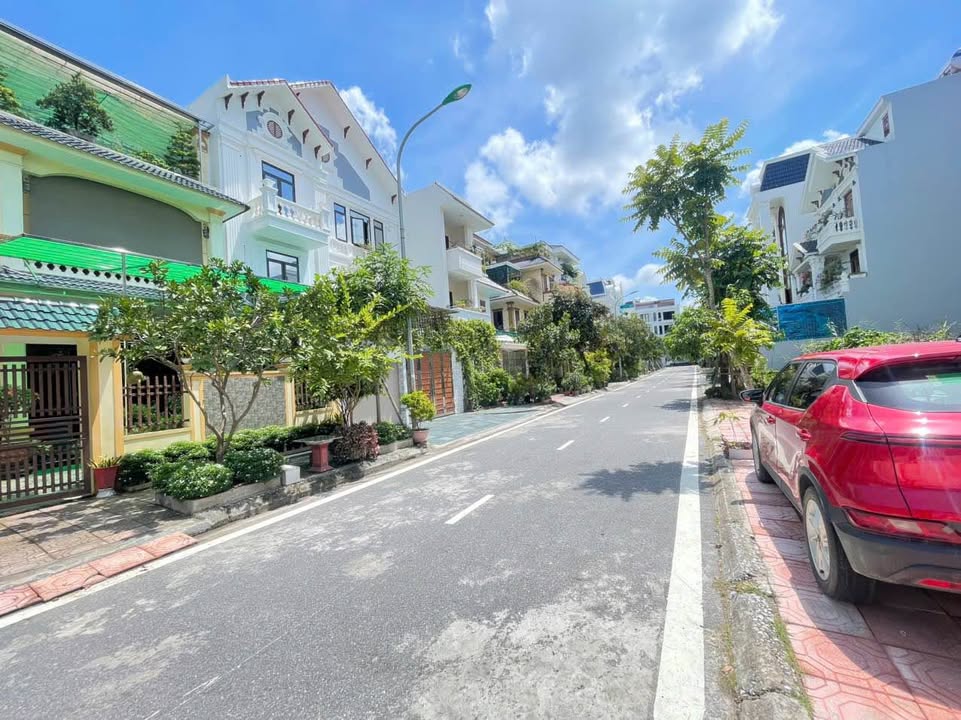 Đất biệt thự KĐT Damsan Phú Xuân 140m² giá 5 tỷ - Không gian sống lý tưởng!