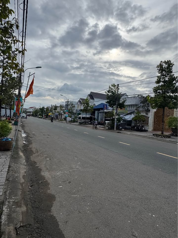 Đất thổ cư 100% đường Nguyễn Trung Trực, Cà Mau 180m² giá 3.8 tỷ - Đầu tư sinh lời ngay!