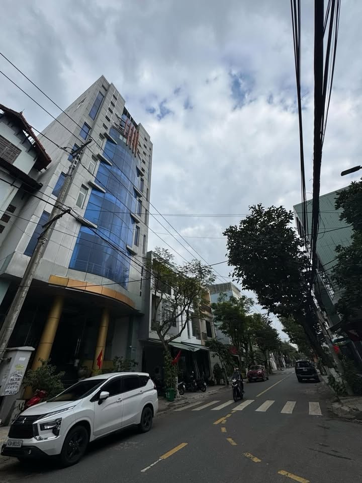 Nhà 4 tầng đường Dũng Sĩ Thanh Khê 175m² giá 1X tỷ - Đầu tư sinh lời