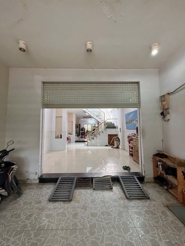 Nhà mặt tiền Lê Thị Riêng, Thới An, Q12 - 130m² giá 18 triệu/tháng - Phù hợp kinh doanh
