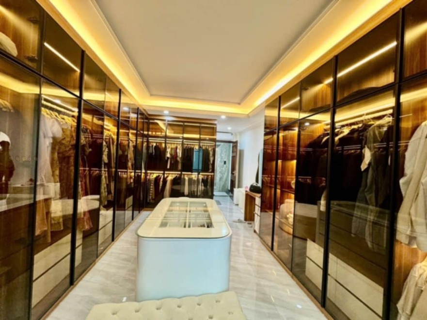 Nhà phố Hồ Tùng Mậu 50m² giá 15.9 tỷ - Sống tiện nghi, đầy đủ nội thất!