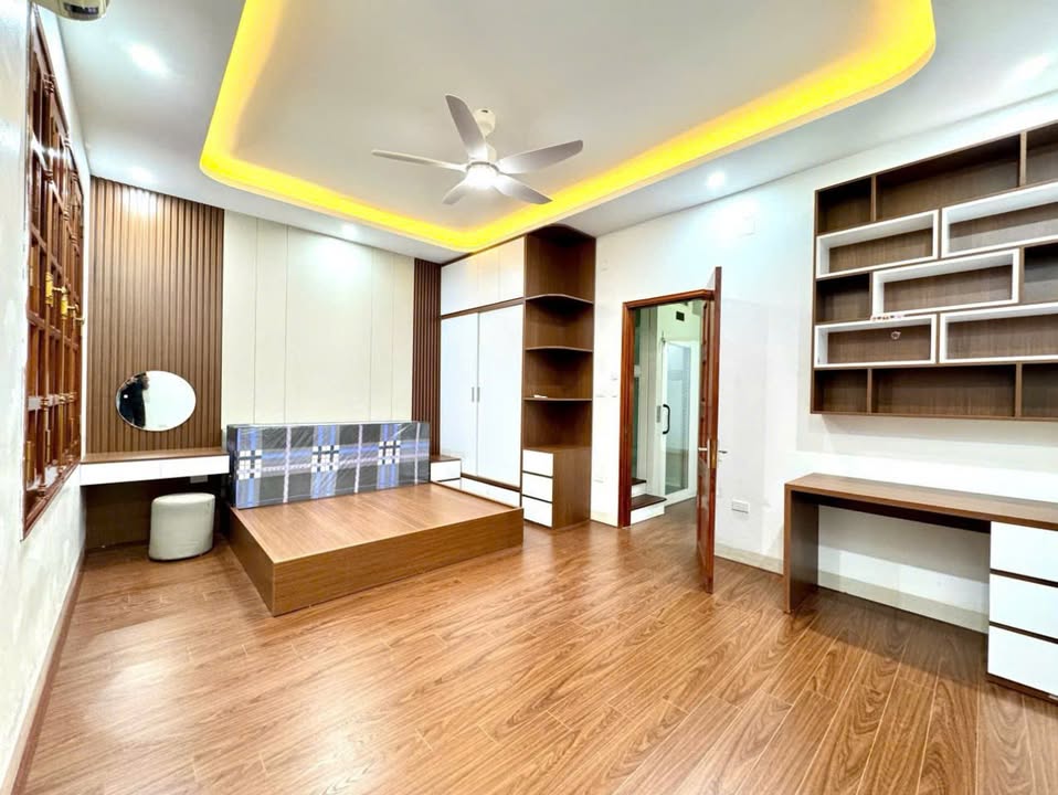 Nhà 7 tầng thang máy Xuân Đỉnh 66m² giá 22.7 tỷ - Ô tô tránh, gần công viên!