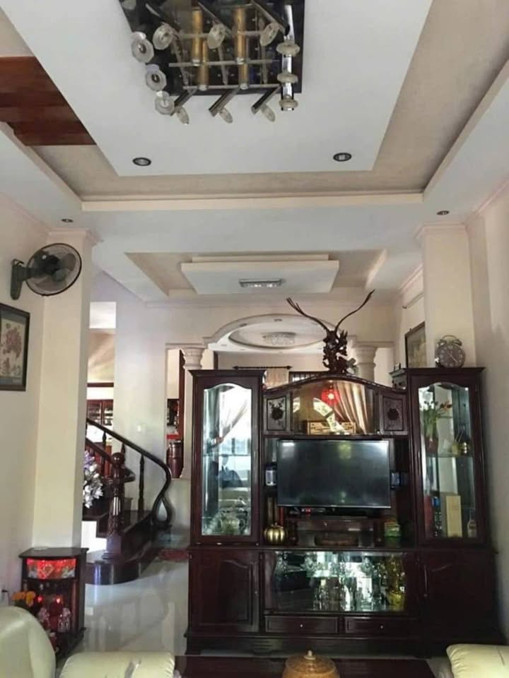 Biệt thự mặt tiền đường 30/4, Phường 11, Vũng Tàu 1.112m² - Giá tốt cho nhà đầu tư!