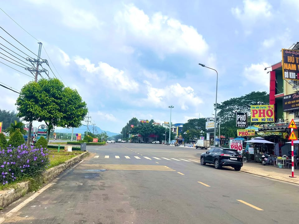 Nhà mặt tiền Quốc lộ 20, xã Dầu Giây 100m² giá 5 tỷ - Sổ hồng chính chủ, hoàn công đầy đủ!