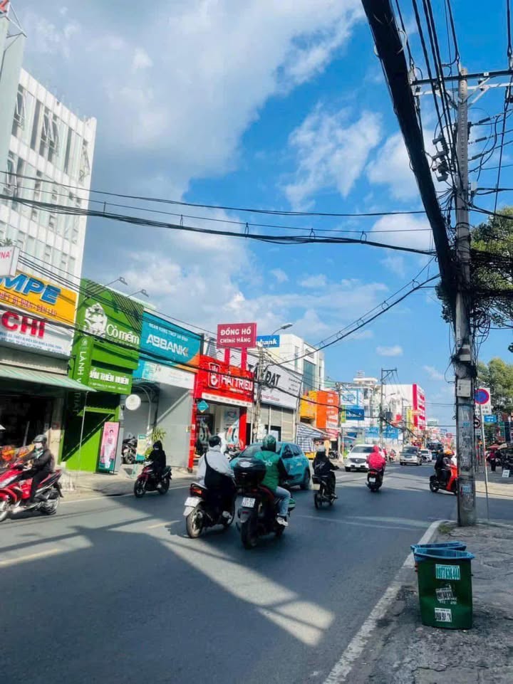 Mặt bằng kinh doanh cho thuê tại Lê Văn Việt, Thủ Đức 420m² - Giá tốt 85 triệu/tháng!