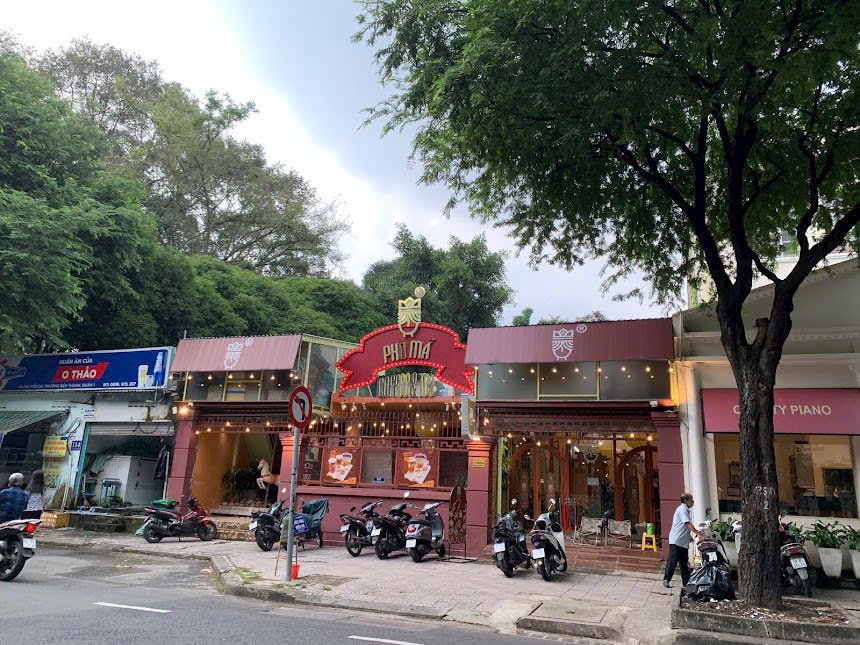 Cho thuê nhà mặt tiền Nguyễn Du, Quận 1 - Diện tích 270m², vị trí đắc địa!