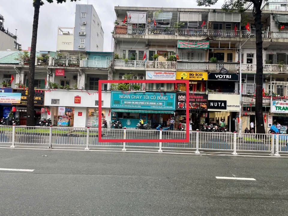 Nhà mặt tiền Trần Hưng Đạo, Quận 1, 177m² - Thích hợp kinh doanh đa ngành!