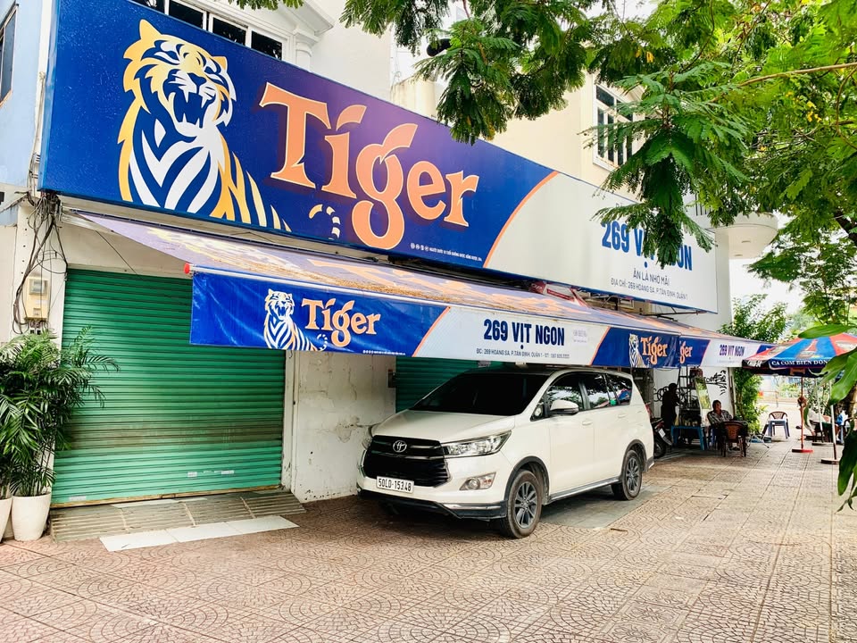 Cho thuê mặt bằng đẹp tại Hoàng Sa, Quận 1, 300m² - Không gian thoáng mát lý tưởng cho kinh doanh!