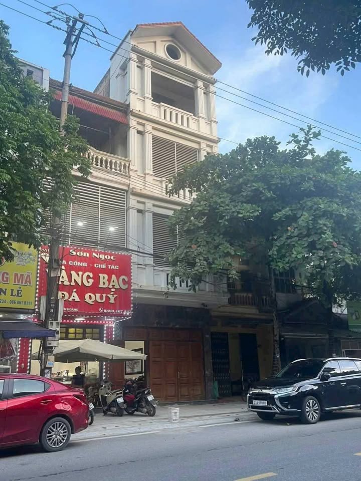 Nhà 4 tầng Đinh Tiên Hoàng, Yên Thịnh 112.8m² giá 5.75 tỷ - Địa điểm kinh doanh lý tưởng!