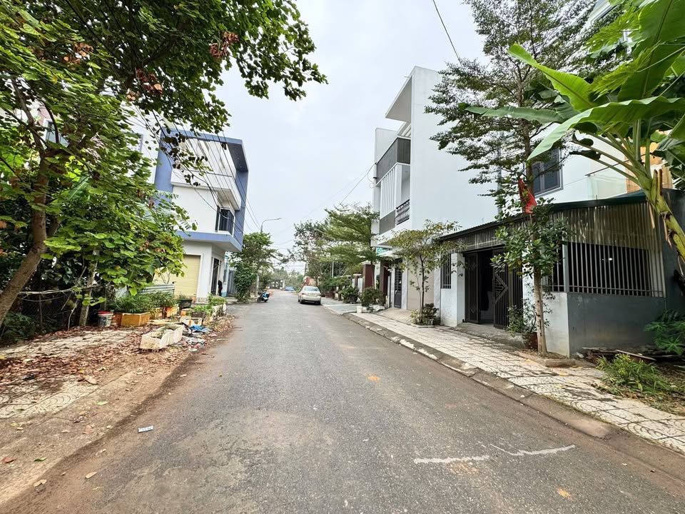 Đất Nông Trang, Việt Trì 94m² giá 2.5 tỷ - Mặt tiền 5m, vị trí đẹp!