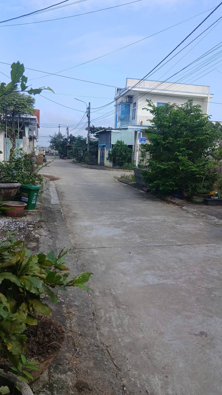 Nhà cấp 4 gác đúc 4 phòng ngủ tại đường La Bông 3, Hòa Tiến - Chỉ 5 triệu/tháng!