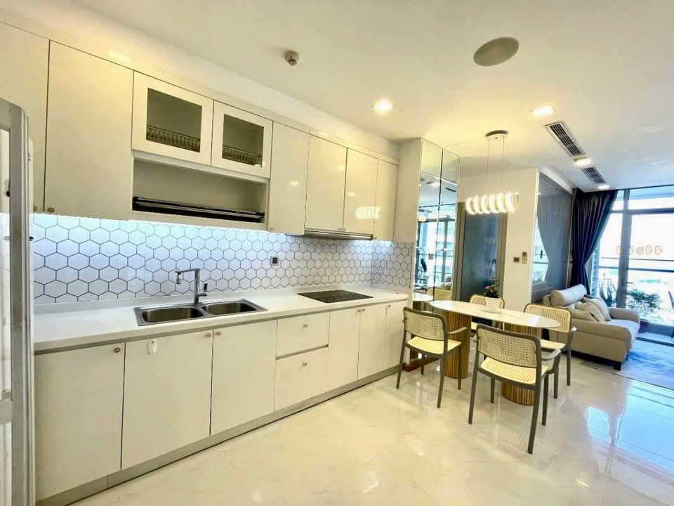Căn hộ 3PN Vinhomes Central Park 128m² giá 13.2 tỷ - Thiết kế rộng rãi, tốt nhất khu vực!