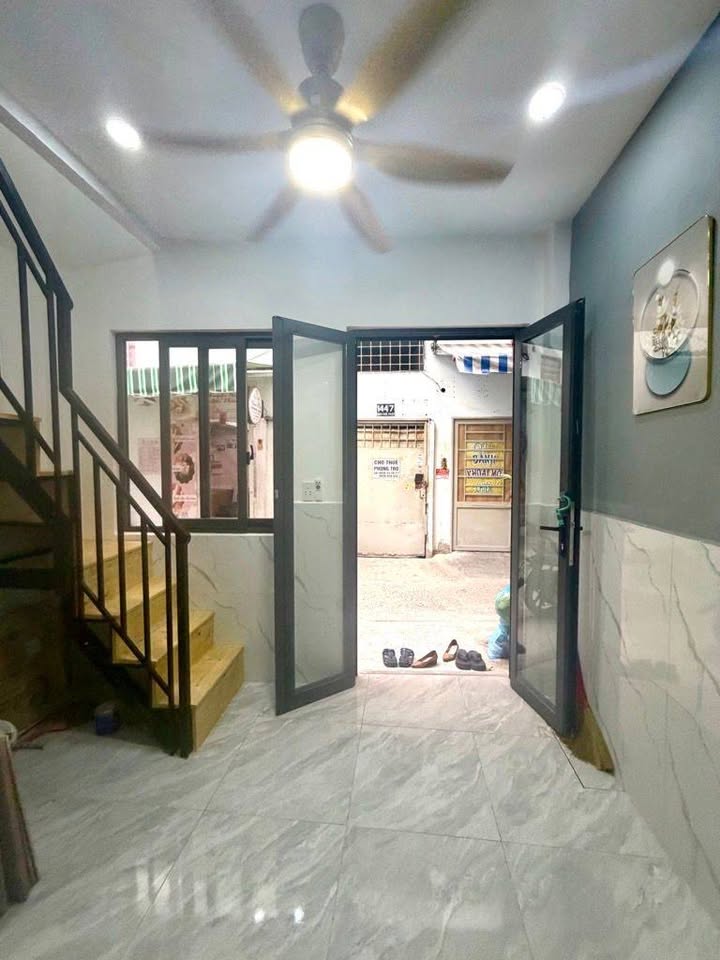 Nhà phố 3 tầng Lê Đại Hành, Q11, 39m² giá 2 tỷ - Căn góc đẹp mắt!