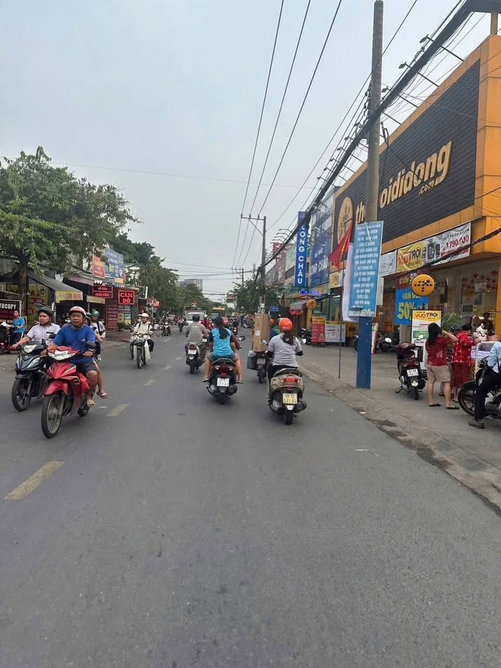 Nhà mặt tiền Nguyễn Tri Phương, Dĩ An 255m² giá 17 tỷ - Đầu tư sinh lời ngay!