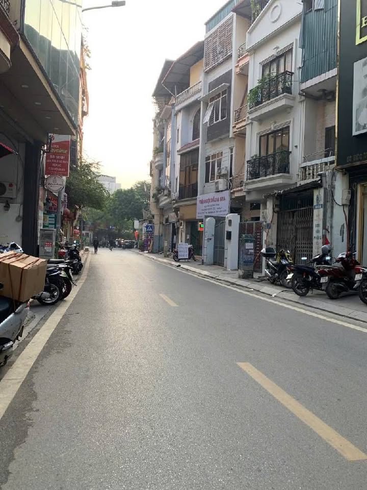Mặt phố Đốc Ngữ Ba Đình 97m² giá 48.9 tỷ - Kinh doanh đắc địa với dòng tiền ổn định!