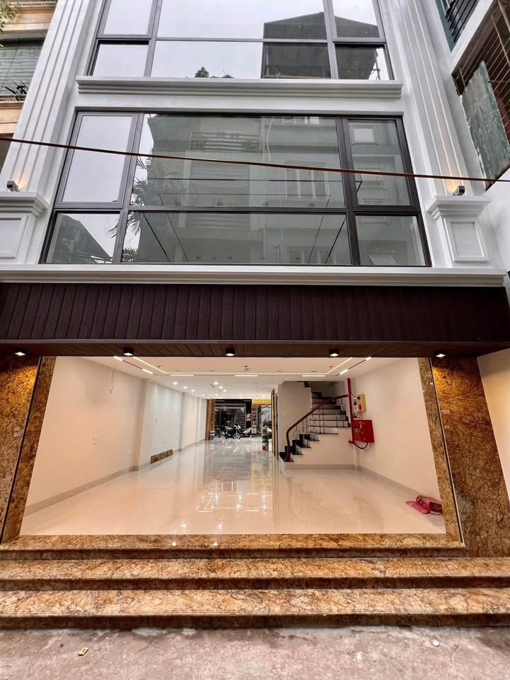 Nhà mặt phố Hồng Mai quận Hai Bà Trưng 108m² giá 40 tỷ - Kinh doanh sầm uất, ô tô tránh!