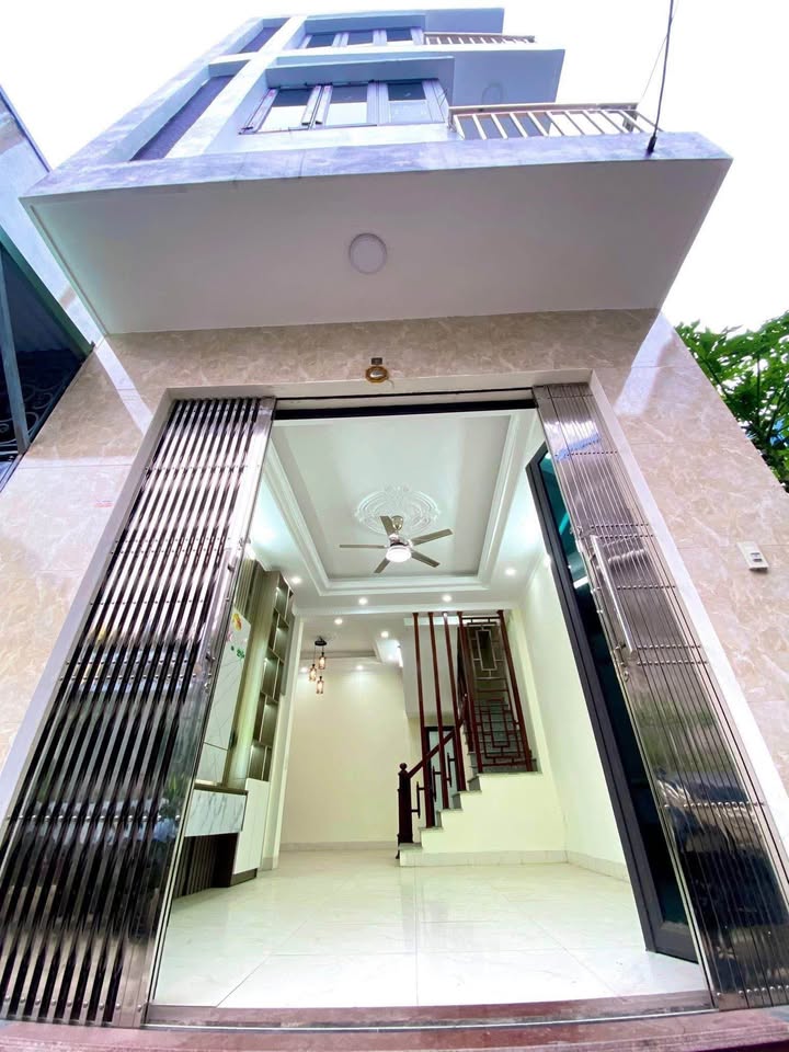 Nhà 3 tầng Đoàn Trần Nghiệp 45m² giá 1.75 tỷ - Thiết kế hiện đại, tiện nghi!