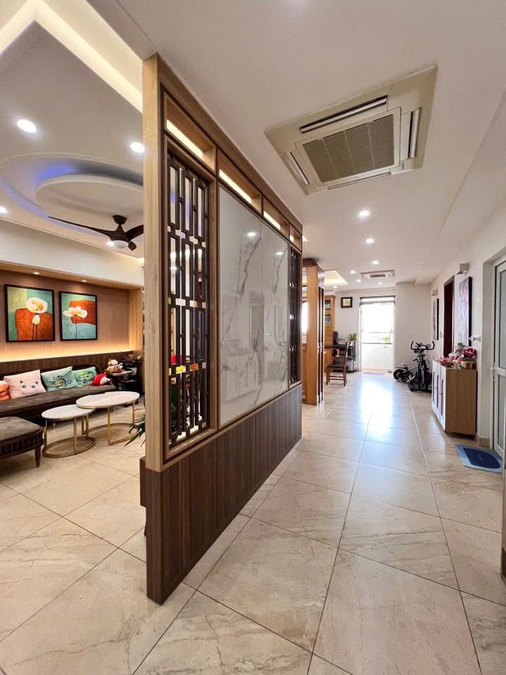 Căn hộ chung cư 187 Nguyễn Lương Bằng 124m² giá 12 tỷ - Căn góc đón nắng tự nhiên!