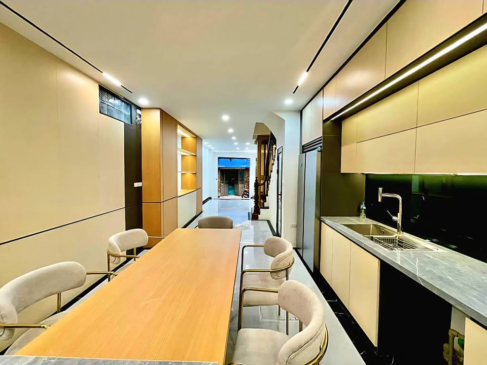 Nhà đẹp Bồ Đề 55m² giá 11 tỷ - Lô góc thoáng sáng, ô tô vào tận nơi!