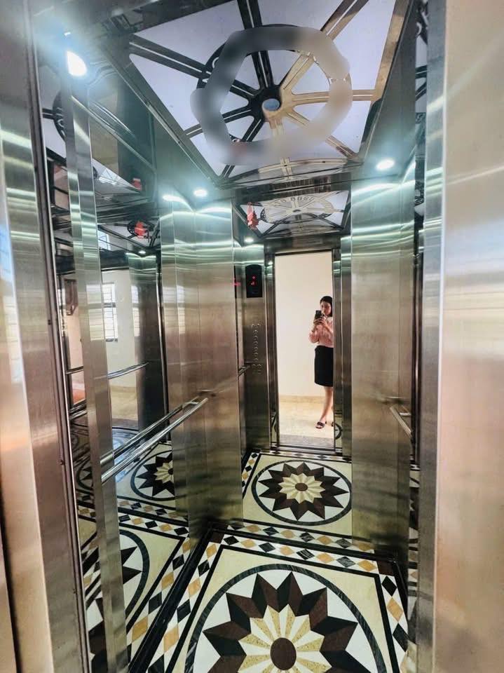 Khách sạn 6 tầng Hùng Thắng Hạ Long 75m² giá 10 tỷ - Đầu tư sinh lời ngay!