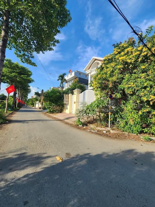 Bán lô đất biệt thự Hiệp Bình Chánh 200m² giá 16 tỷ - Đường 10m, chính chủ!