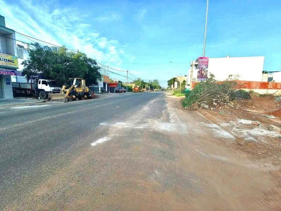 Đất thổ cư mặt tiền kinh doanh Võ Văn Kiệt 124,5m² giá 5,5 tỷ - Cơ hội đầu tư tuyệt vời!